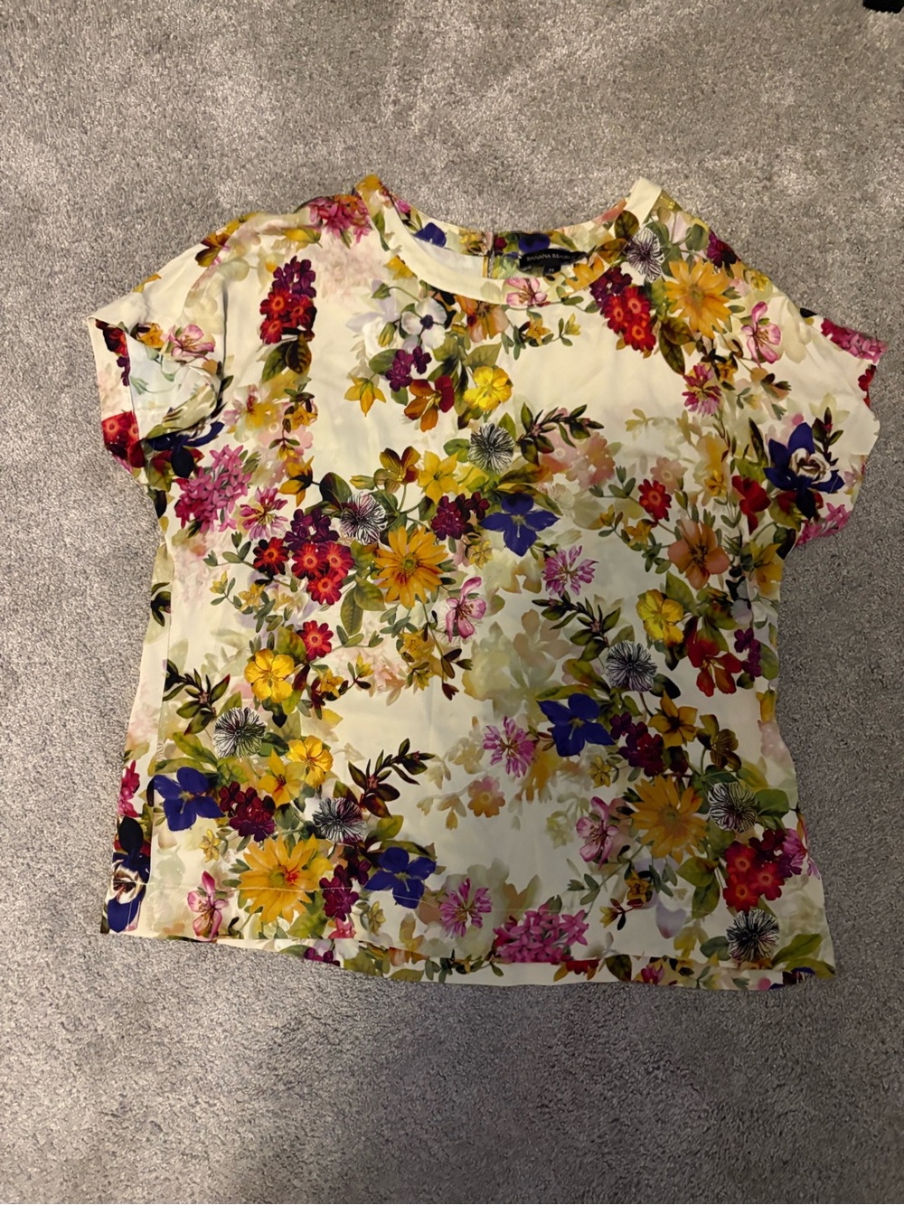 Banana Republic Cream Floral Short Sleeve Blouse M